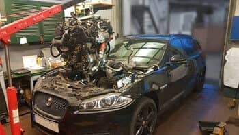 Austausch eines 3.0 Liter Dieselmotors in einen Jaguar XF